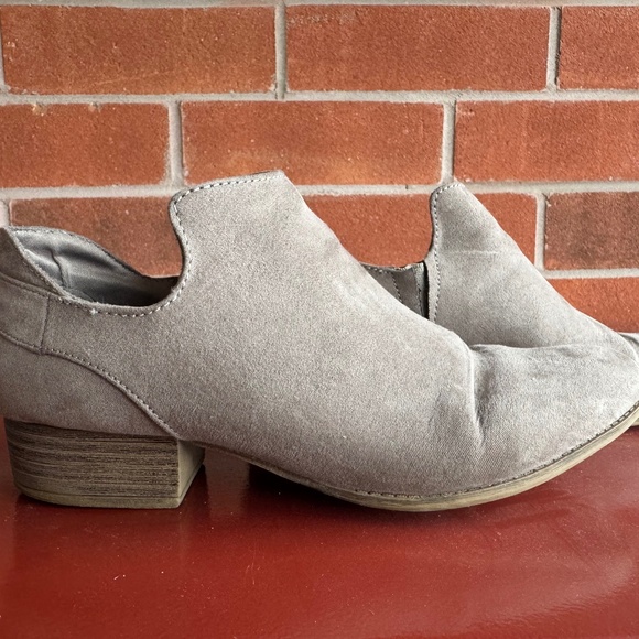 American Eagle Booties - Picture 1 of 2